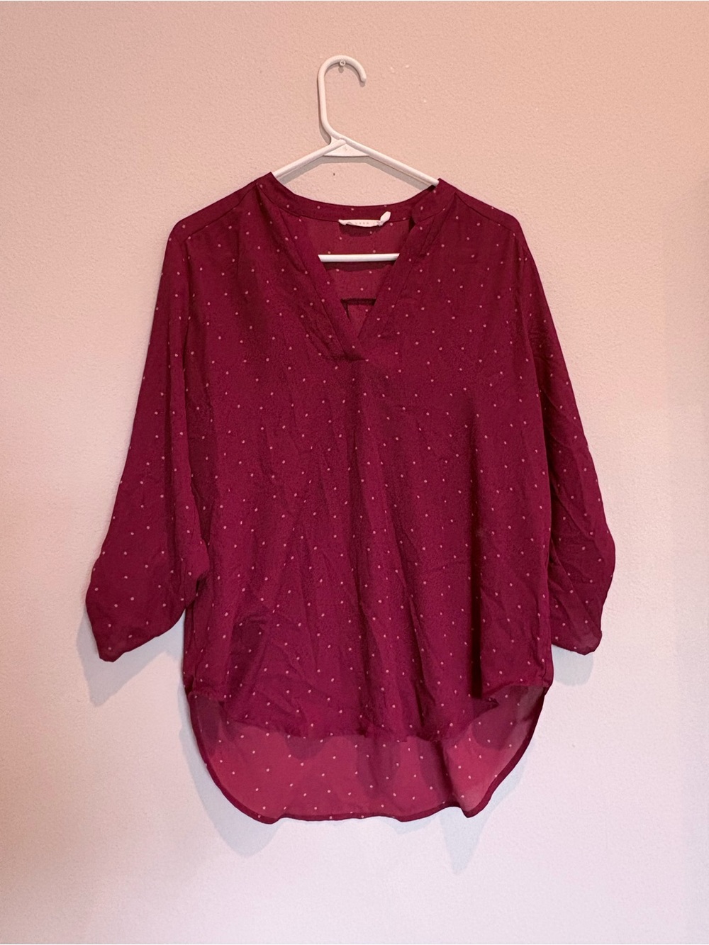 Lush Polka Dot Blouse | Size Medium | Burgundy | V-Neck | 3/4 Sleeve | Like New